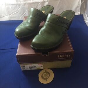 BORN Brand Shoes Leather Green Clogs Size USA 11  Euro 43  M/W